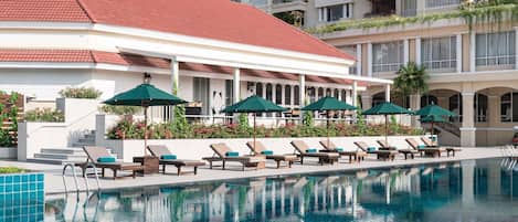 2 outdoor pools, pool umbrellas, sun loungers