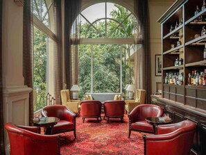 3 bars/lounges - Sofitel Phnom Penh Phokeethra (Phnom Penh)