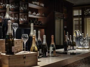 3 bars/lounges - Sofitel Phnom Penh Phokeethra (Phnom Penh)