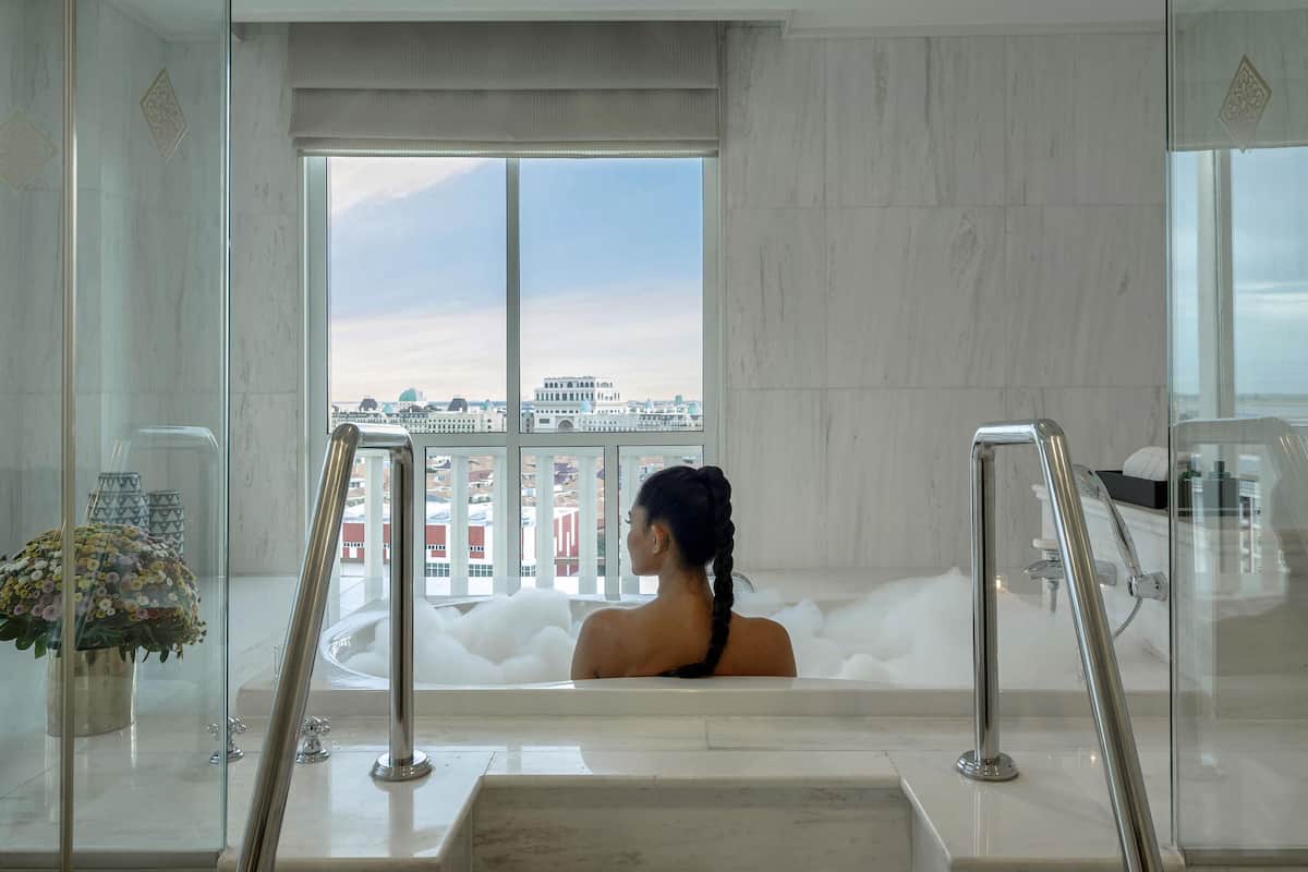 1 bedroom, Egyptian cotton sheets, premium bedding, pillow-top beds