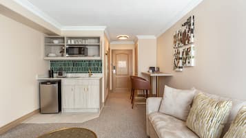 Studio, 1 King Bed, Non Smoking (Upgrade, Efficiency) | Living area | 55-inch TV with satellite channels