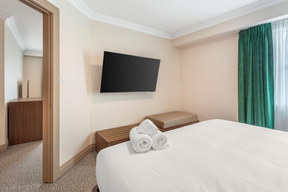 Suite, 1 King Bed, Non Smoking | Pillowtop beds, desk, rollaway beds, free WiFi