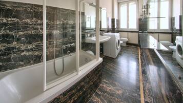 Grand-Suite (Large) | Badezimmer