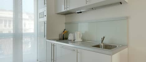 Suite (Extra Large) | Private kitchen | Fridge, microwave, stovetop, dishwasher