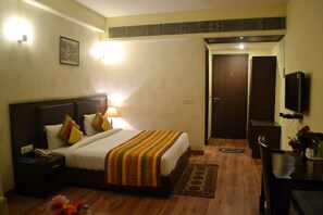 1 bedroom, premium bedding, down duvets, Tempur-Pedic beds - Hotel Venus (New Delhi)