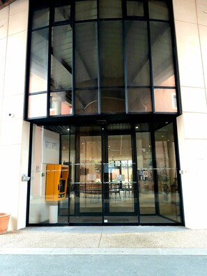 Property entrance - Hôtel & Résidence Futuroscope (Jaunay-Marigny)