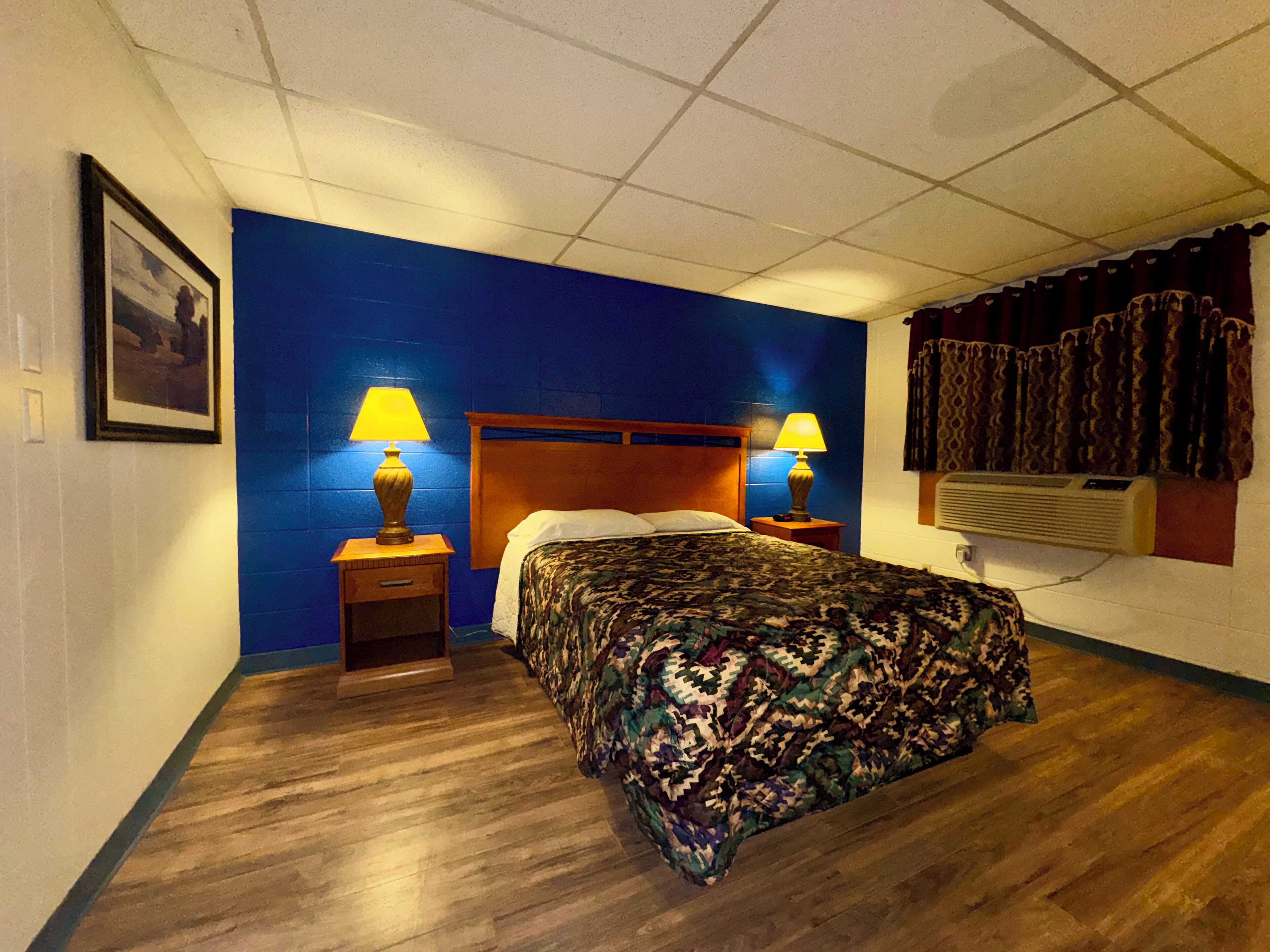 Kamer, 1 queensize bed, niet-roken | Een bureau, een strijkplank/strijkijzer, gratis wifi, beddengoed