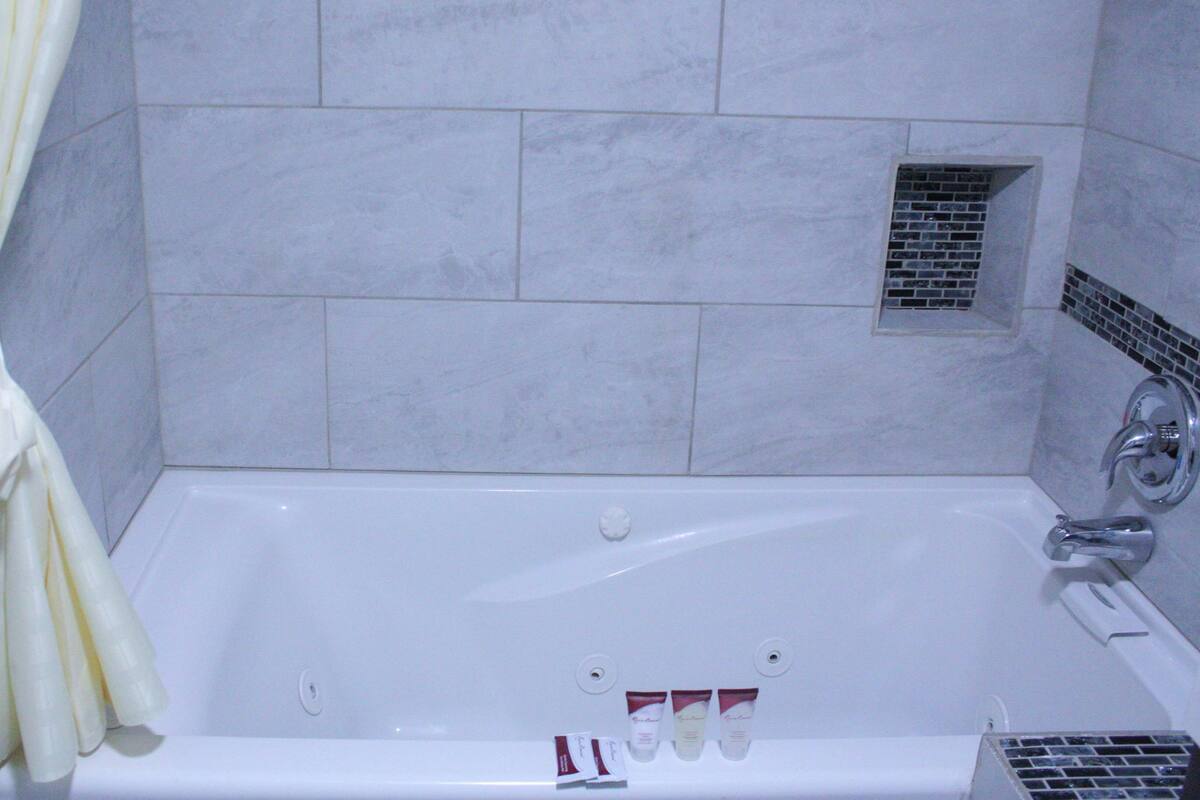 1 bedroom, desk, blackout curtains, free WiFi
