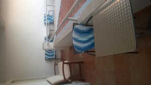 Huoneisto, 2 makuuhuonetta, parveke, merinäköala (for 5 people) | Parveke