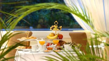 Bao gồm bữa sáng buffet hàng ngày