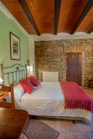 1 dormitori, escriptori, cortines opaques i habitacions insonoritzades 