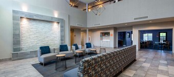 La Quinta Inn & Suites by Wyndham Las Vegas Airport South