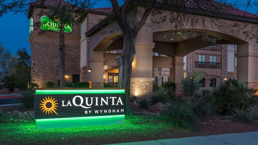La Quinta Inn & Suites by Wyndham Las Vegas Airport South