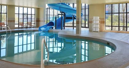 Courtyard by Marriott Kingston Highway 401/Division Street