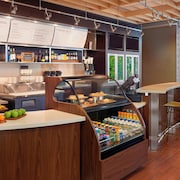 Courtyard by Marriott Kingston Highway 401/Division Street
