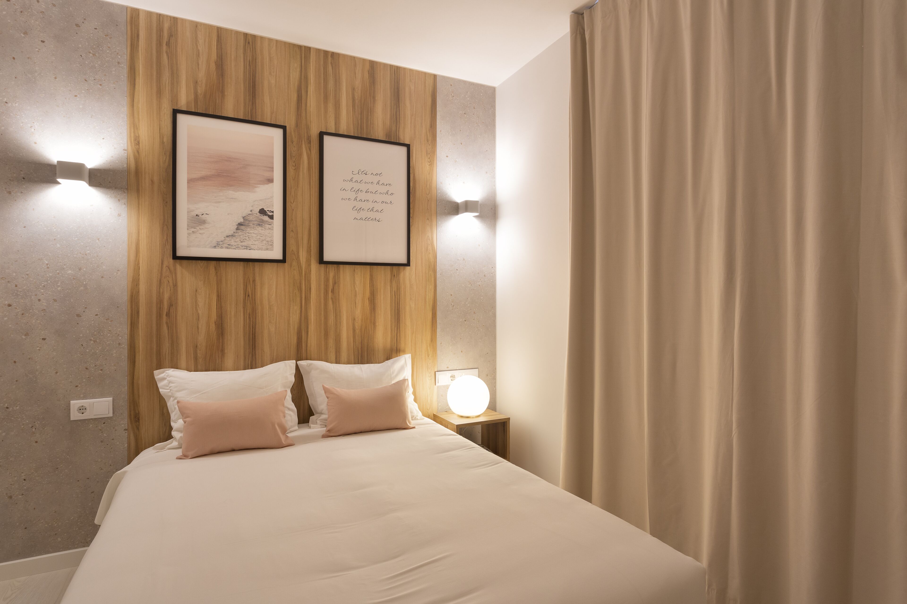 standard double room | in-room safe, individually decorated, desk, blackout curtains