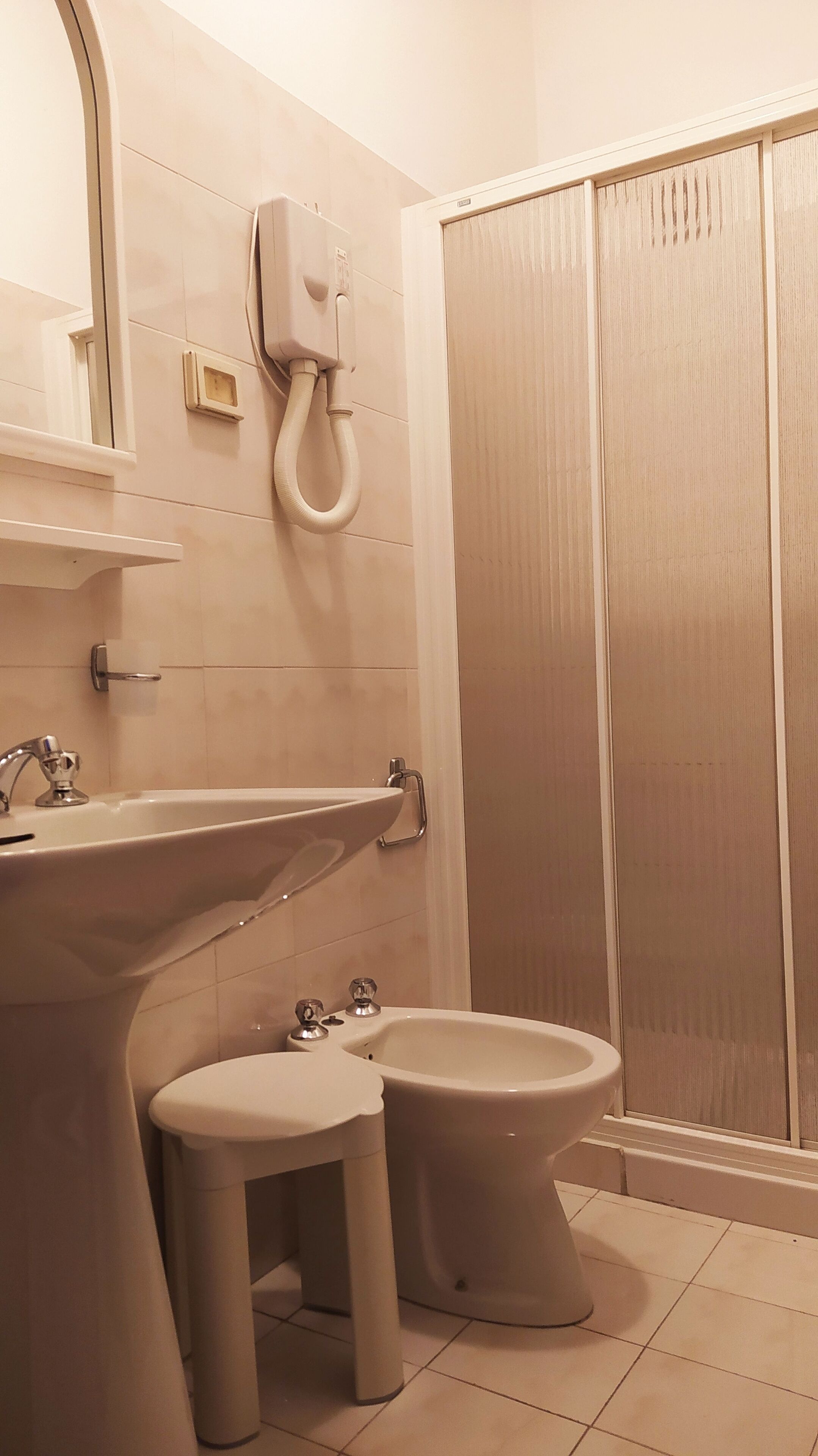 standard room | bathroom | shower, free toiletries, hair dryer, towels
