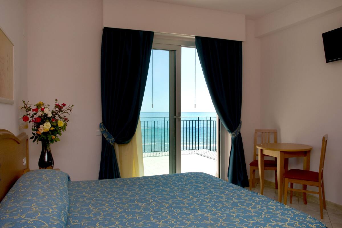 minibar, in-room safe, desk, cots/infant beds