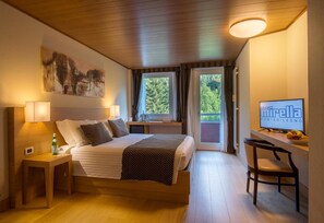 Una cassaforte in camera, una scrivania