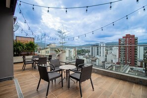 Lunch and dinner served, local cuisine - Hotel Soratama (Pereira)