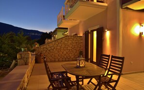 Romantic Villa (Anemone) | Terrace/patio