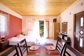 Junior Suite (Ibisko) | Laptop workspace, soundproofing, iron/ironing board, free WiFi