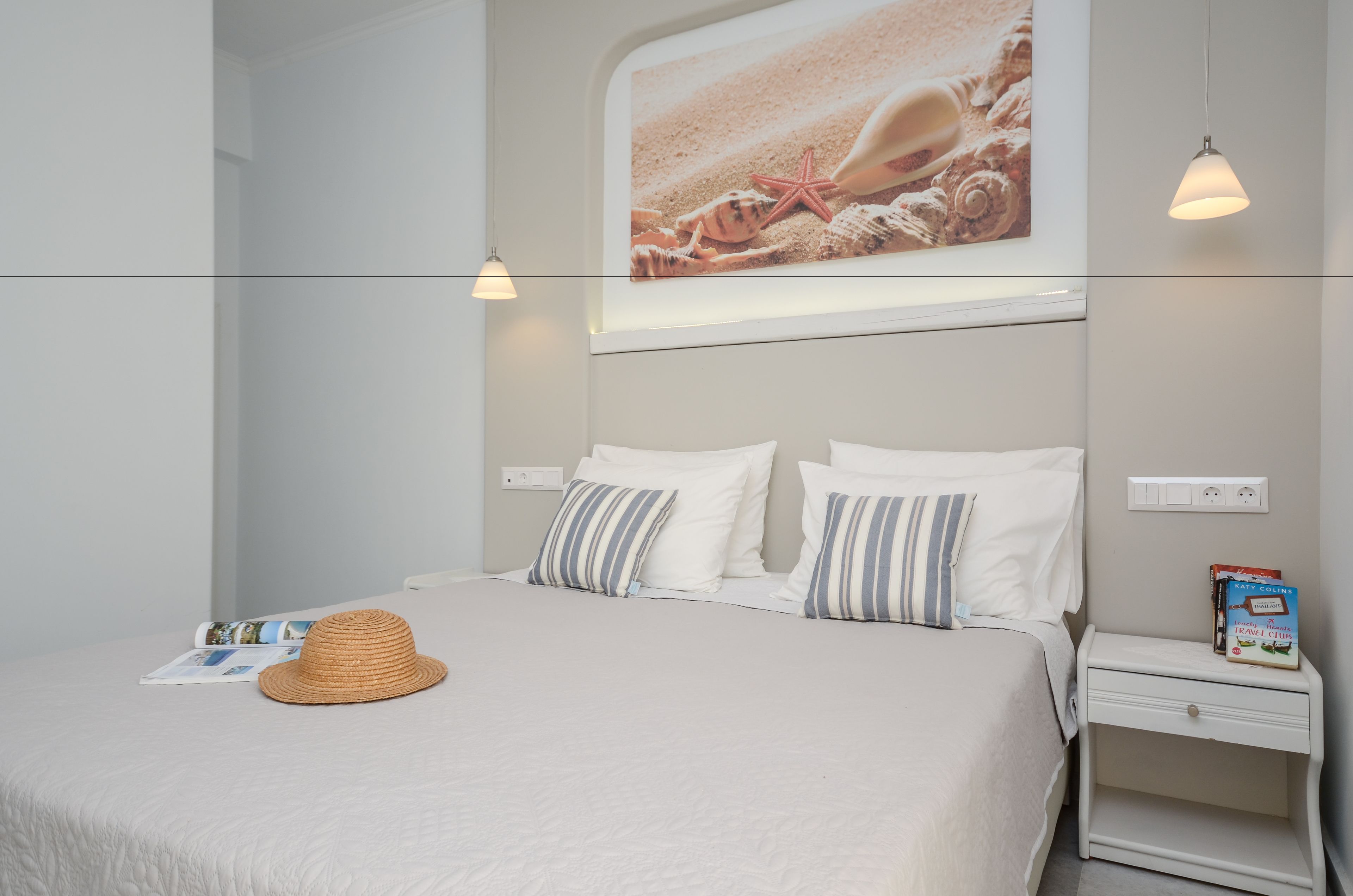 deluxe apartment | 1 bedroom, pillow-top beds, in-room safe, desk