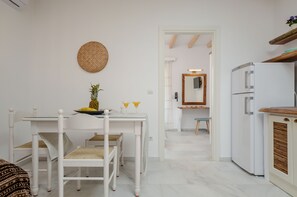 Deluxe Apartment | In-room dining