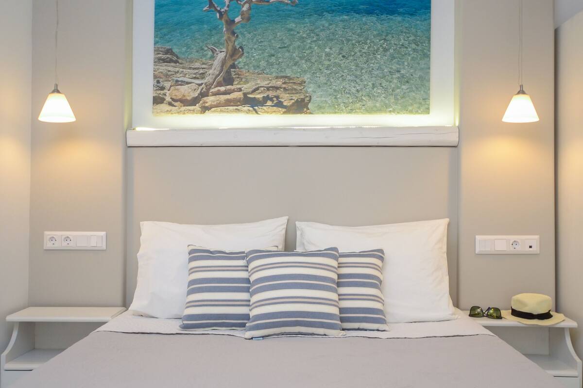 superior apartment | 1 bedroom, pillow-top beds, in-room safe, desk