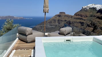 Deluxe Suite, 2 Bedrooms | Terrace/patio