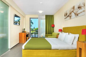 Junior Suite | Hypo-allergenic bedding, minibar, blackout curtains, soundproofing - Hanioti Village Resort (Kassandra)