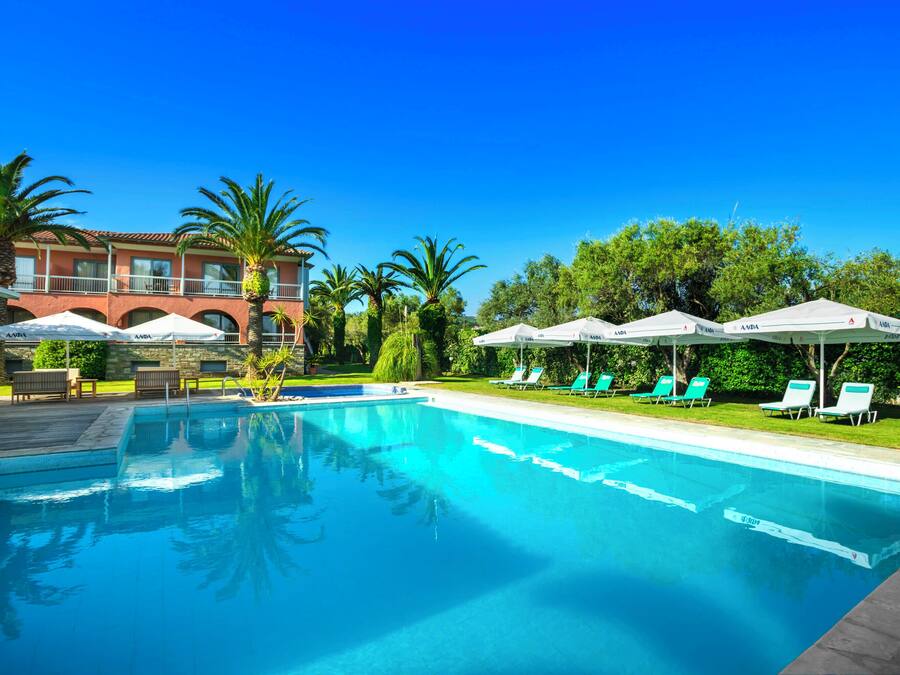2 outdoor pools, pool umbrellas, pool loungers