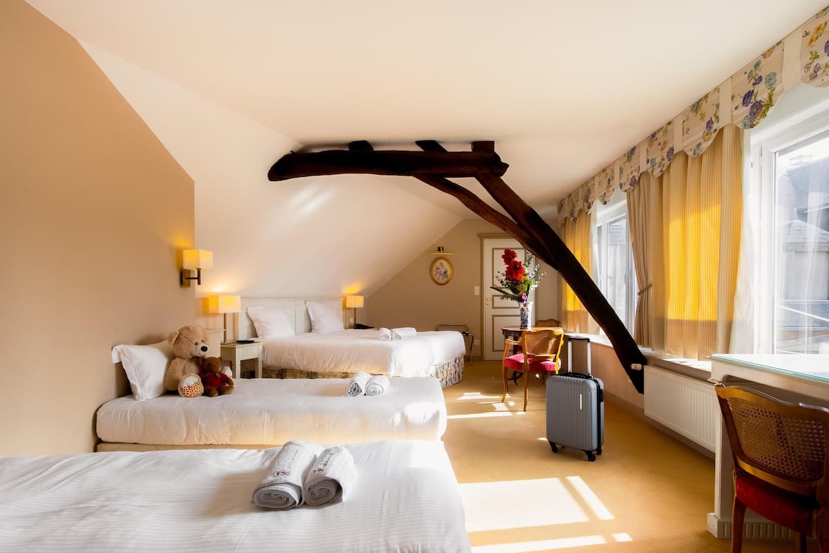 minibar, in-room safe, individually decorated, individually furnished