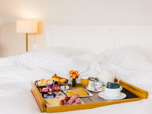 Minibar, värdeförvaringsskåp på rummet och individuell inredning