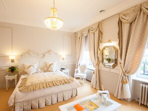 미니바, 객실 내 금고, 각각 다른 스타일의 인테리어, 각각 다르게 가구 비치