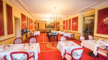 Dagelijks ontbijtbuffet (EUR 18 per persoon)