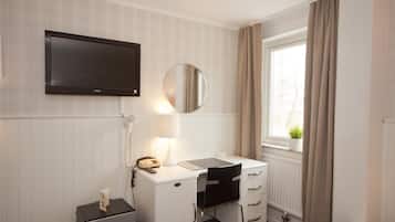 1 habitación, ropa de cama hipoalergénica, minibar y escritorio