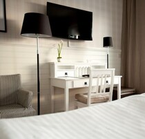 1 多间卧室、防过敏的被褥、迷你吧、办公桌