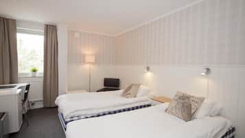 1 bedroom, hypo-allergenic bedding, minibar, desk