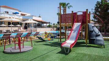 Children’s play area – outdoor