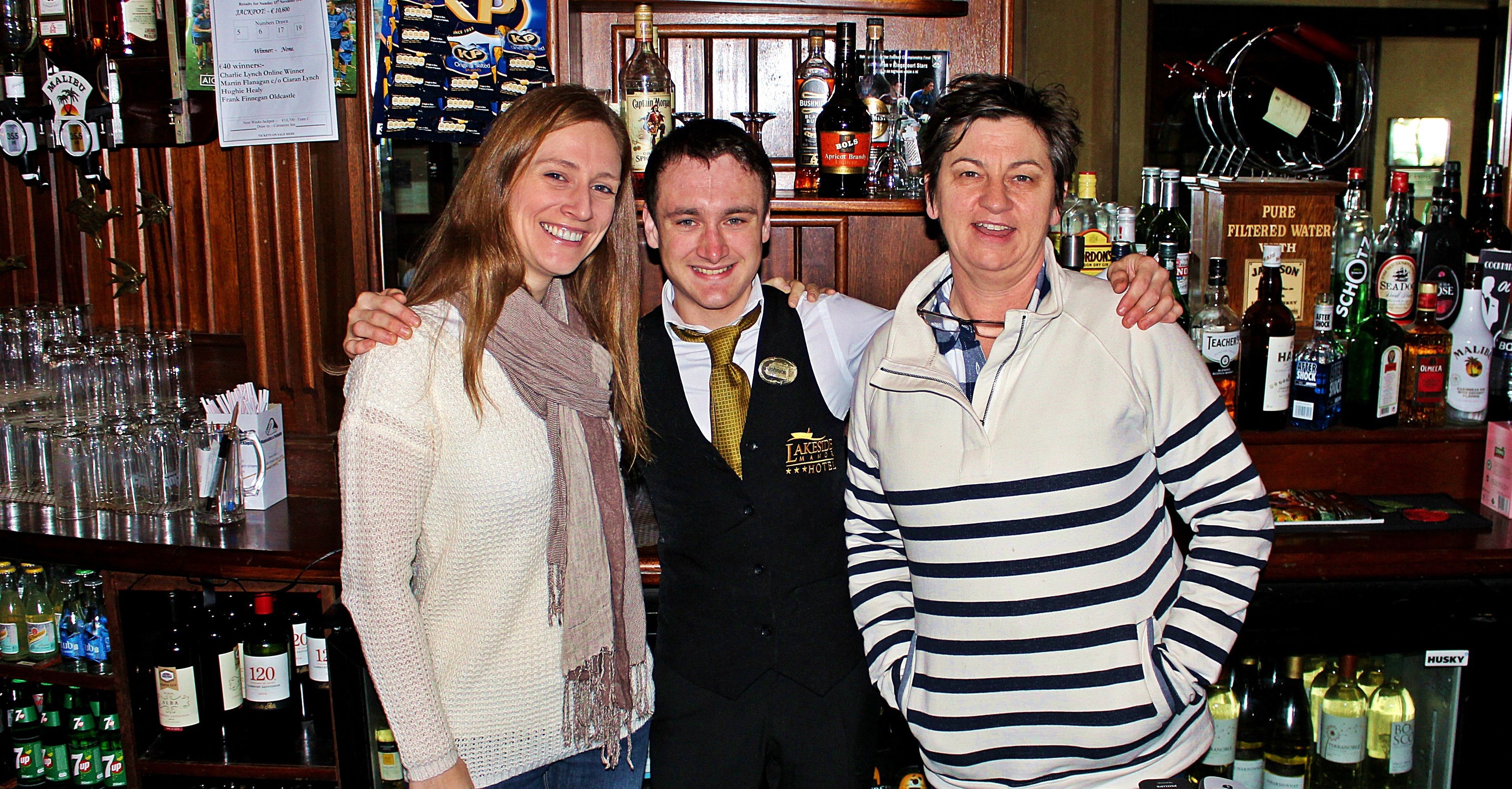 serves lunch and dinner