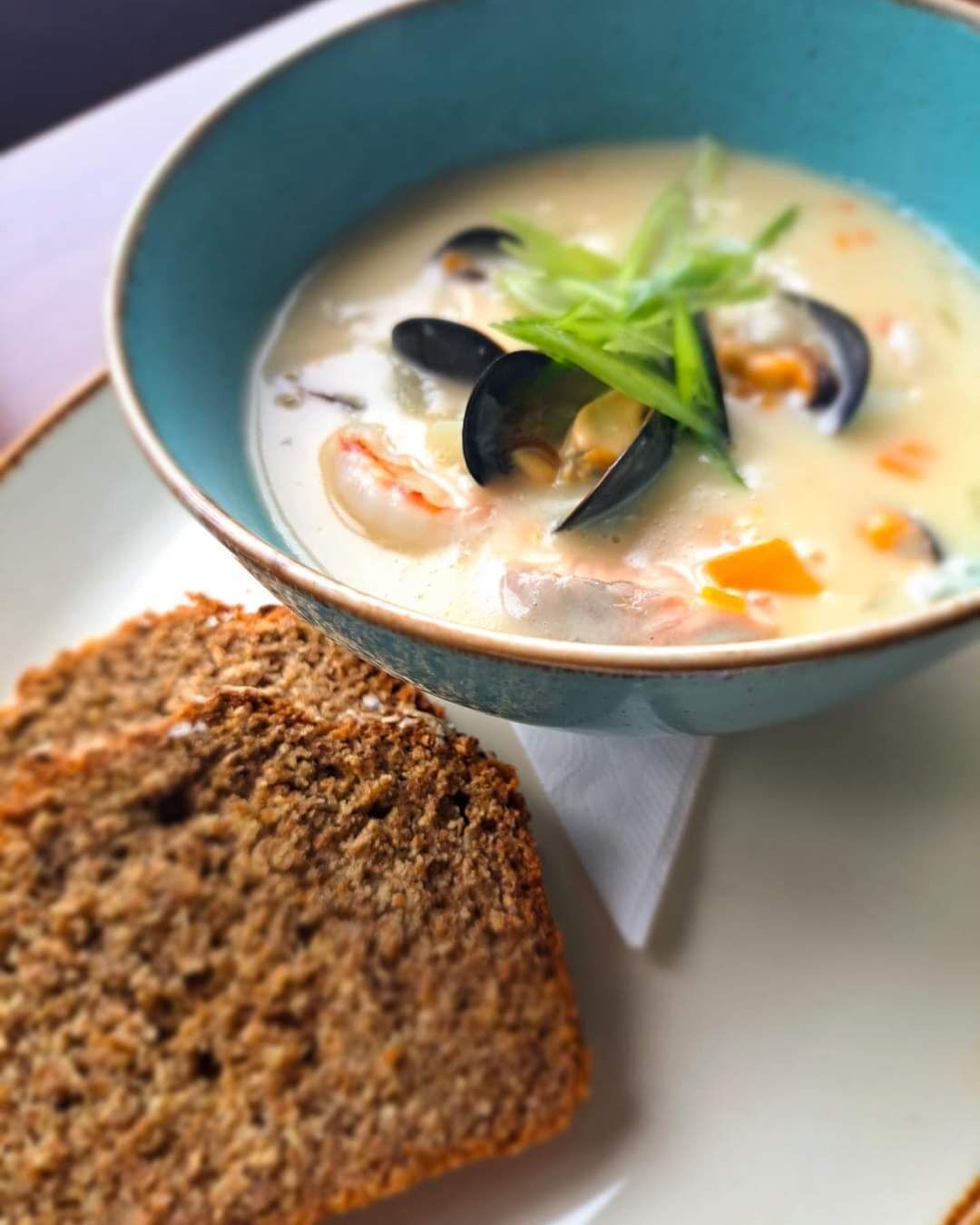 lunch and dinner served