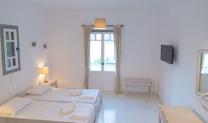 Flat-screen TV - Ostria Hotel (Andros)