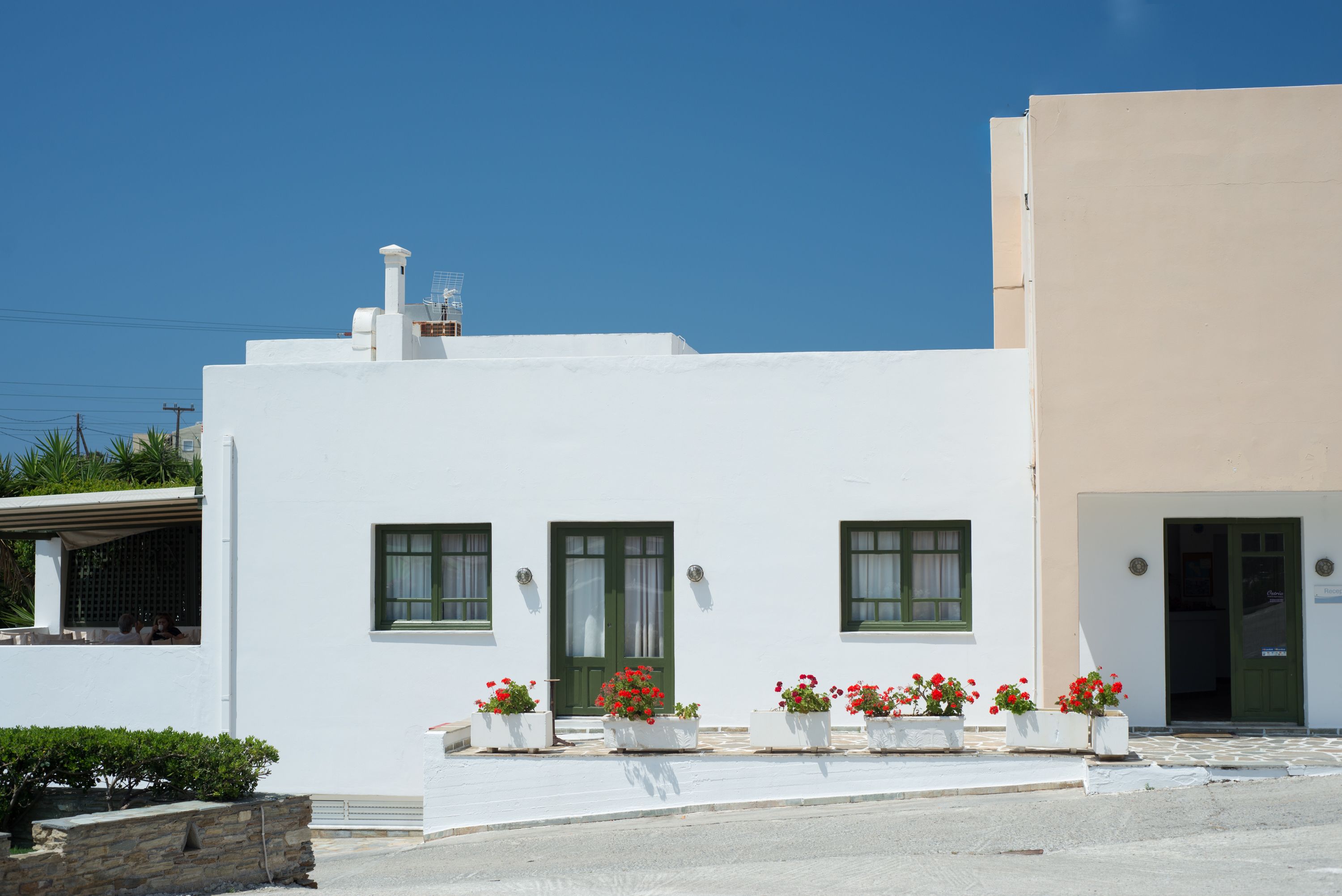 Pintu masuk properti