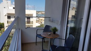 Studio – standard, 2 enkeltsenger, ikke-røyk, tekjøkken | Utsikt fra balkong