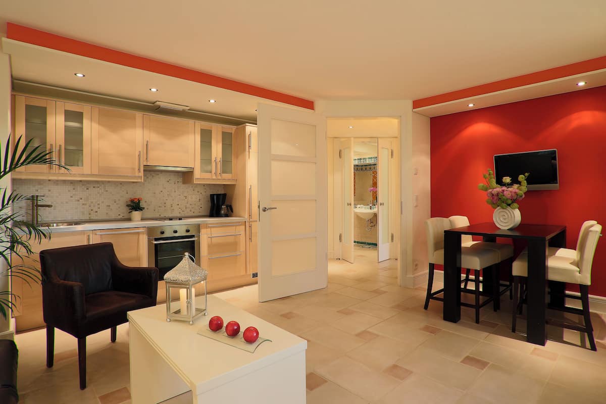 apartment | private kitchen | cleaning supplies