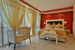 Single Room | Premium bedding, pillow-top beds, in-room safe, desk