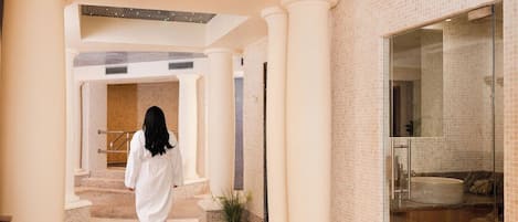 Couples treatment room(s), body treatments, hydrotherapy, aromatherapy