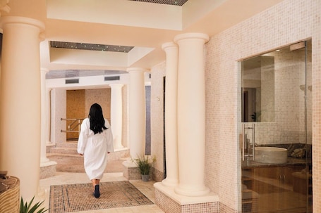 Couples treatment rooms, body treatments, hydrotherapy, aromatherapy. Villa Rose Hotel & Spa
