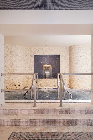 Espace de soins pour les couples, soins corporels, soins d'hydrothérapie